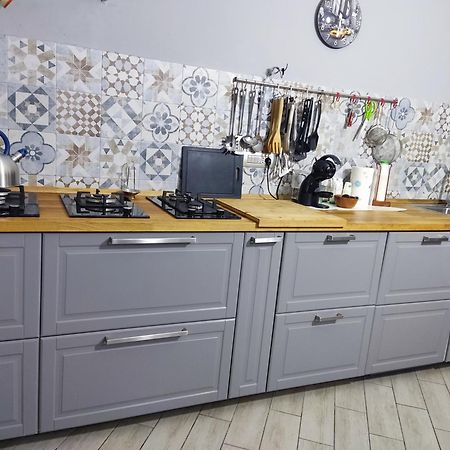 Casa Castellano Bed & Breakfast Nola Bagian luar foto