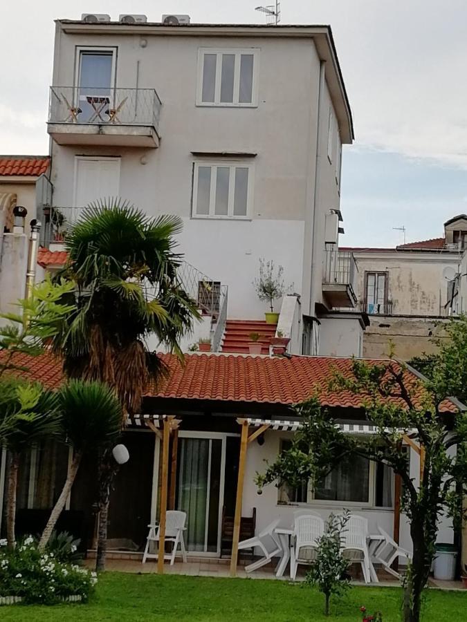 Casa Castellano Bed & Breakfast Nola Bagian luar foto