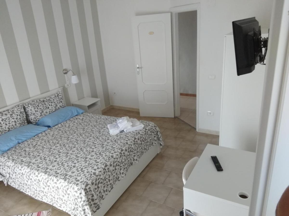 Casa Castellano Bed & Breakfast Nola Bagian luar foto
